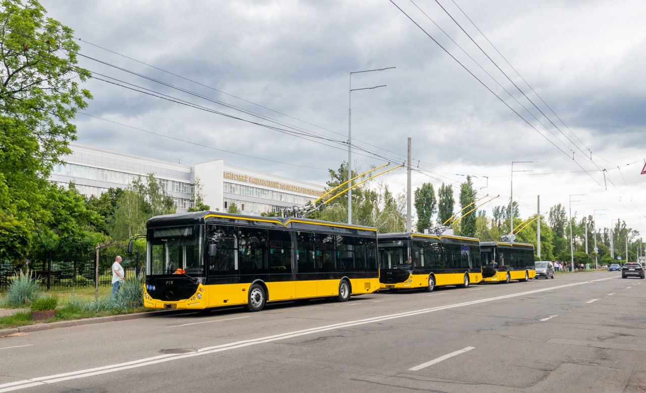 До Києва почали надходити нові тролейбуси: перше оновлення парку за п’ять років не знімає системних проблем