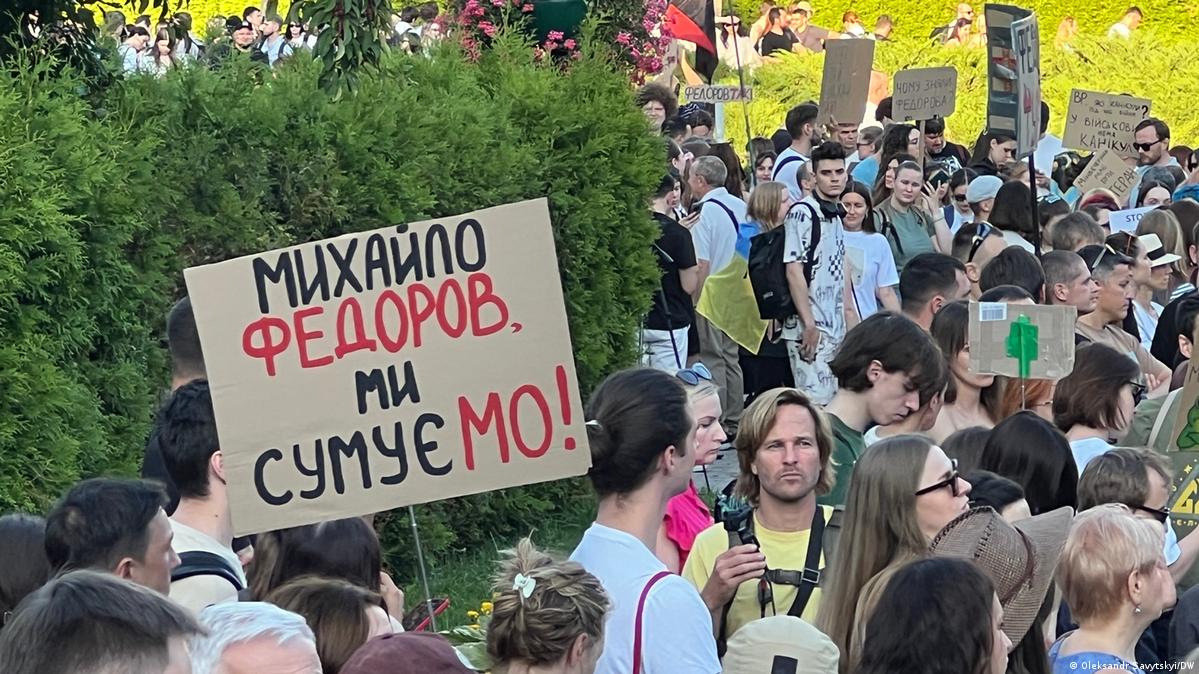 У Києві пройшла протестна хода з вимогою повернути Михайла Федорова на посаду