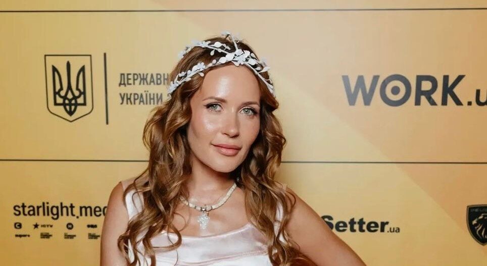 Наталка Денисенко на червоній доріжці ОМКФ у прикрасі