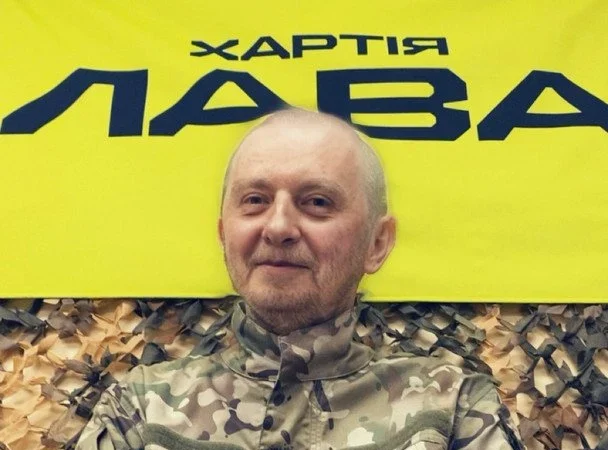 Блогер Пан Роман у військовій формі